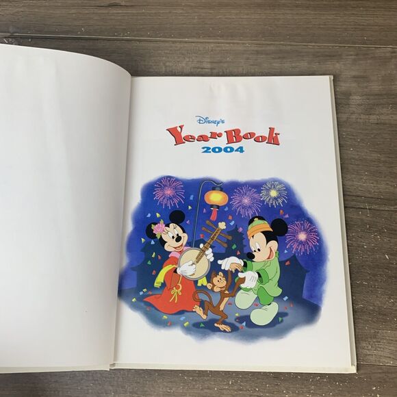 Disney's Year Book 2004, Wonderful World of Reading, Vintage Book 2004, Hardback - Picture 3 of 10